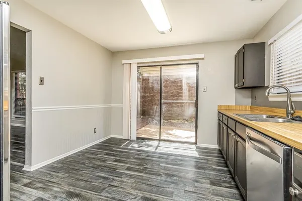 $2,020 | 152 High Pointe Lane, Cedar Hill, TX 75104