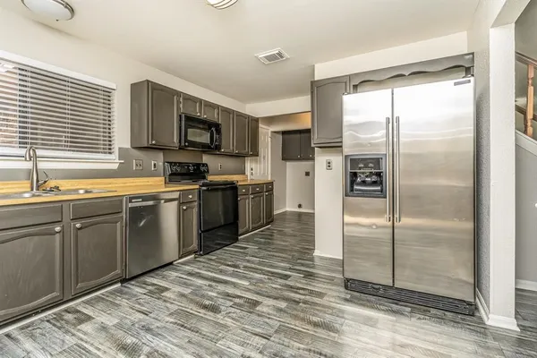 $2,020 | 152 High Pointe Lane, Cedar Hill, TX 75104