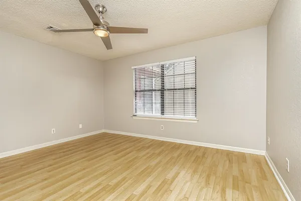 $2,020 | 152 High Pointe Lane, Cedar Hill, TX 75104