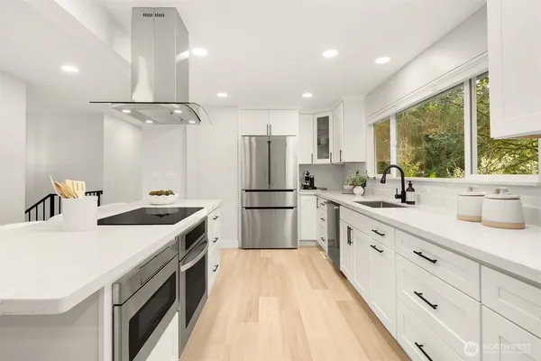 $2,374,975 | 4615 88th Avenue Southeast, Mercer Island, WA 98040