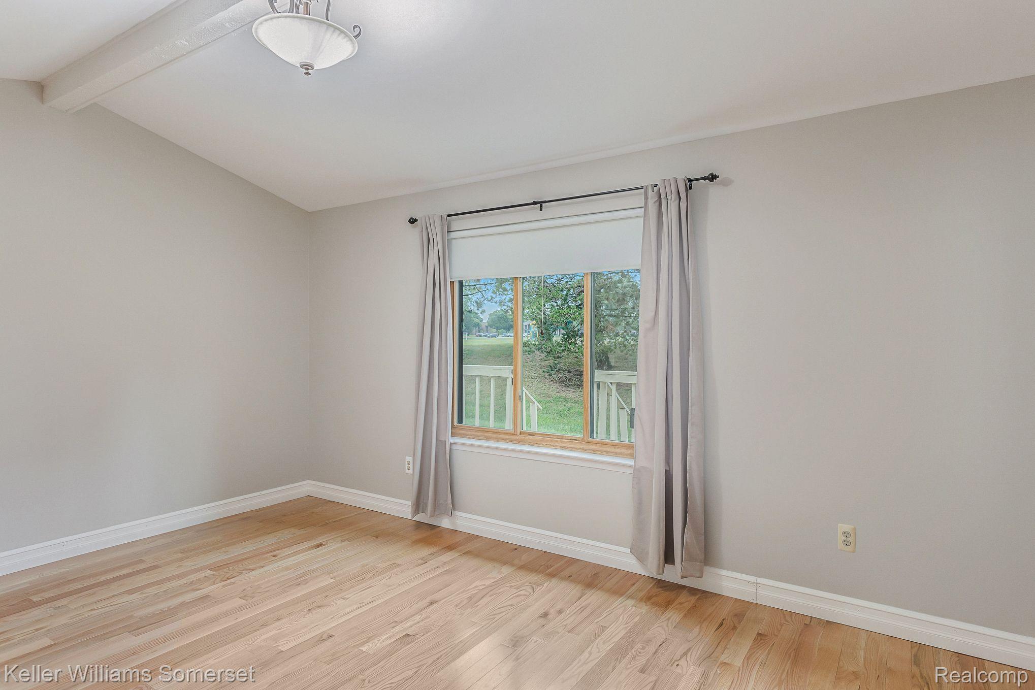 524 Tennyson Rochester, MI 48307 - Photo 18 of 25 Gallery Image 18