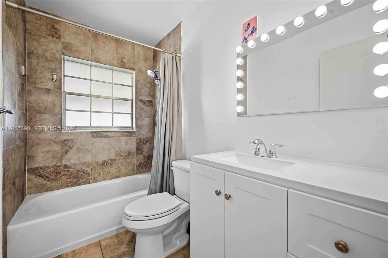 8972 Southwest 8th Street Boca Raton, FL 33433 - Photo 14 of 45 Gallery Image 14