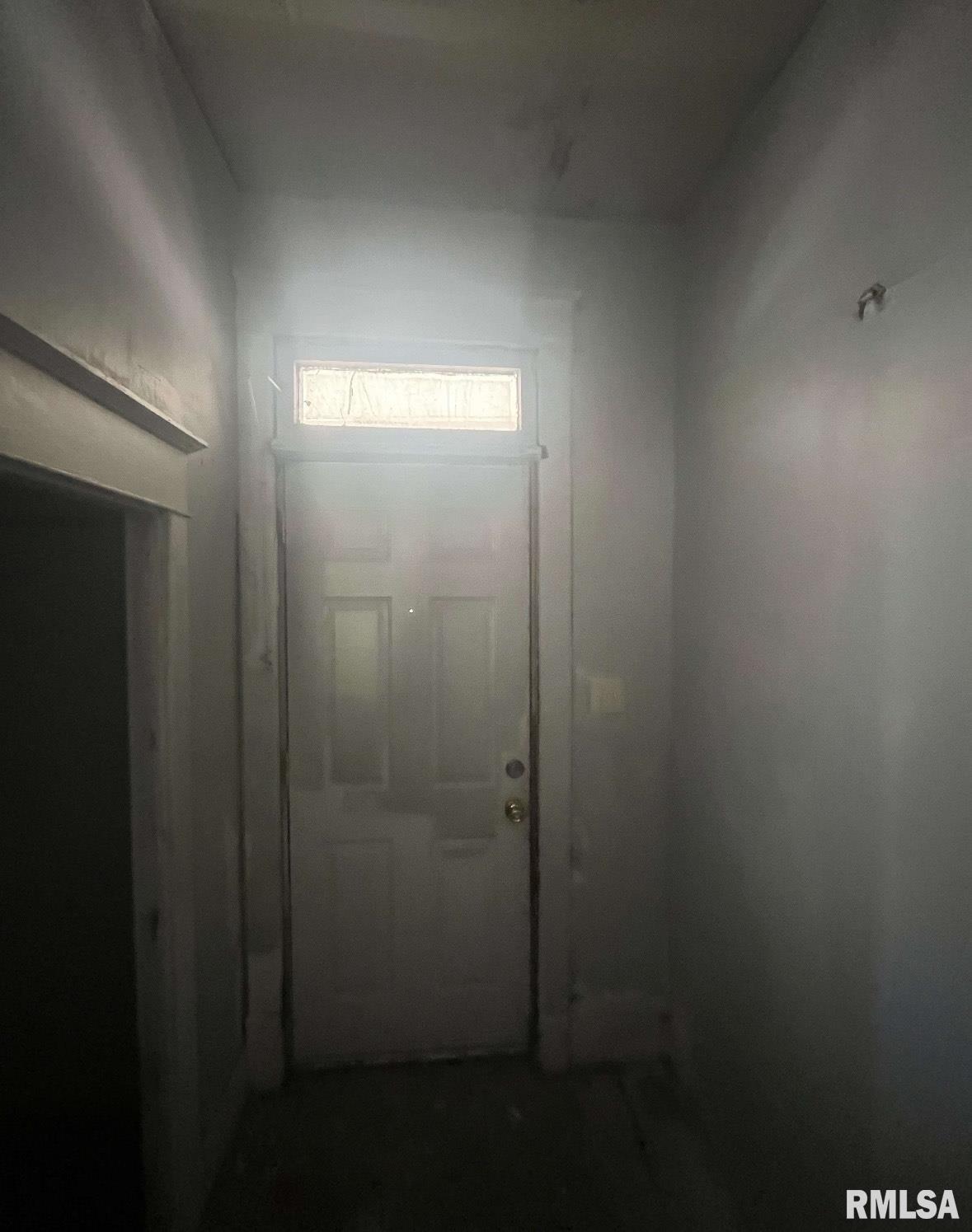 213 North Webster Street Peoria, IL 61605 - Photo 5 of 7