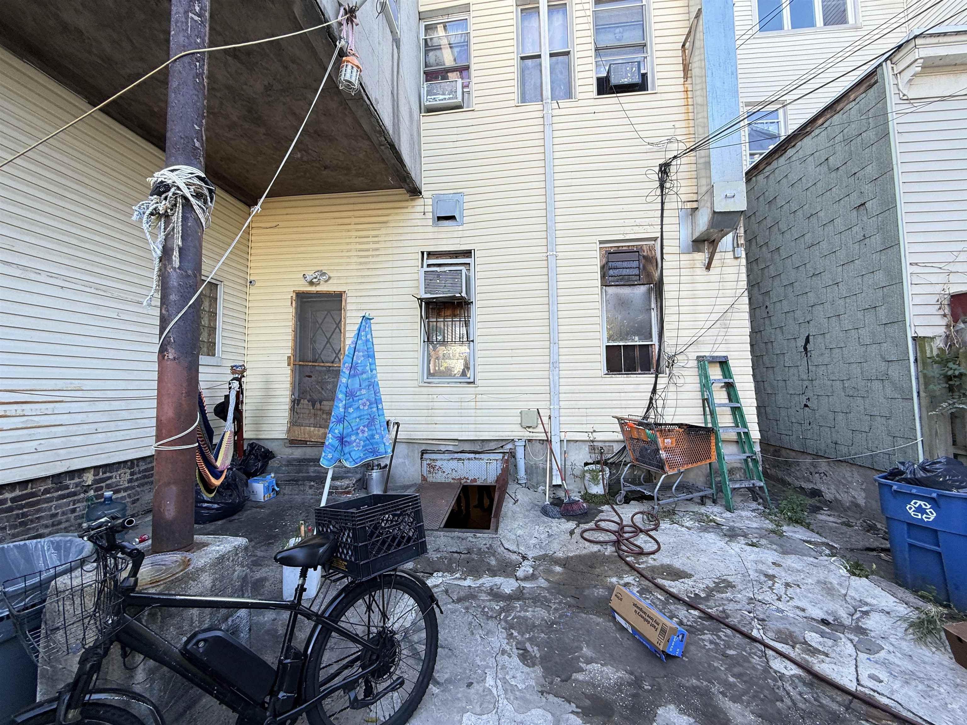 1309 Summit Avenue Union City, NJ 07087 - Photo 13 of 31