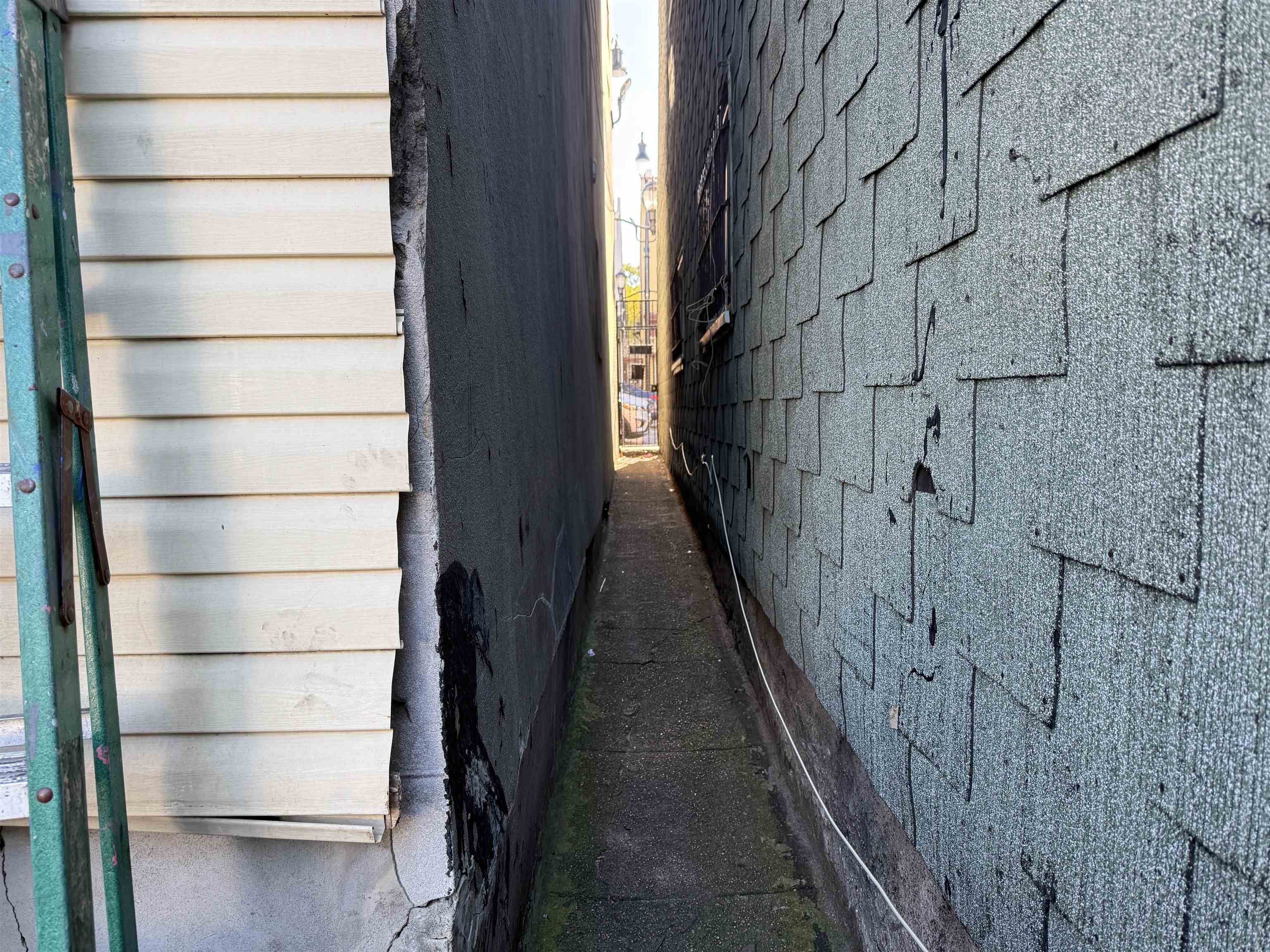 1309 Summit Avenue Union City, NJ 07087 - Photo 15 of 31