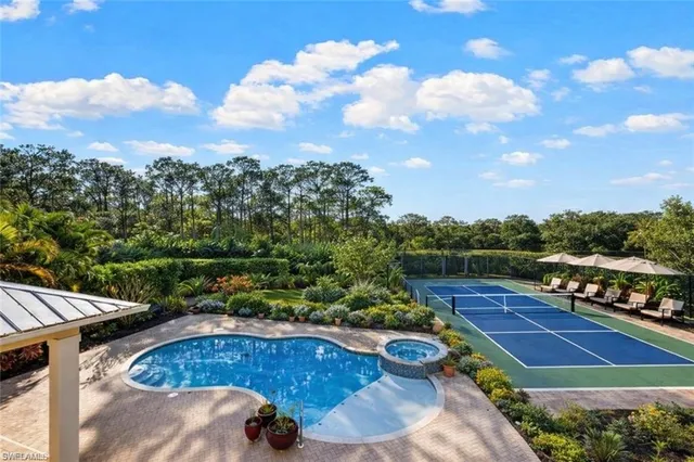 $2,400,000 | 6320 English Oaks Lane, Naples, FL 34119