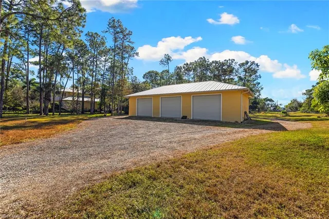 $2,400,000 | 6320 English Oaks Lane, Naples, FL 34119