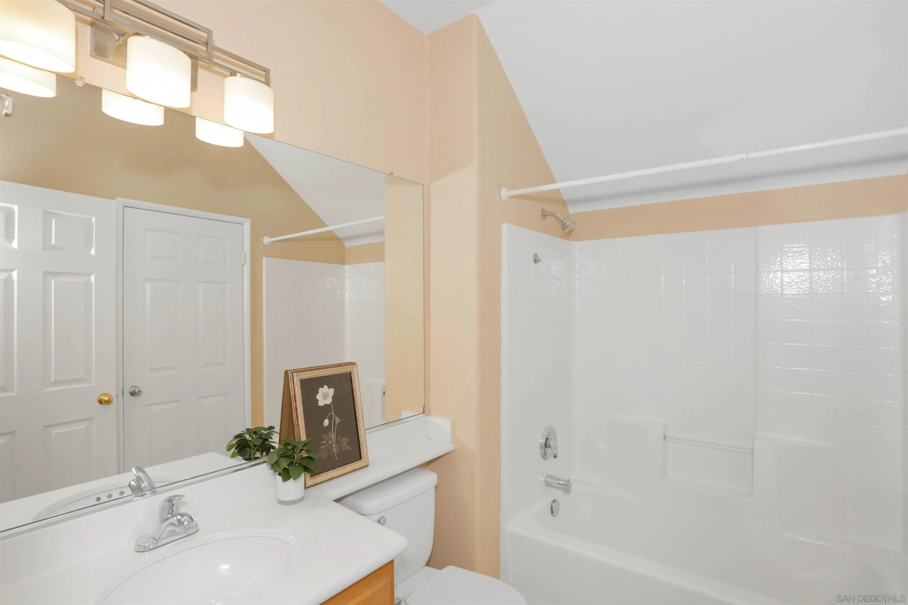 5180 Bluegrass Way Oceanside, CA 92057 - Photo 21 of 56