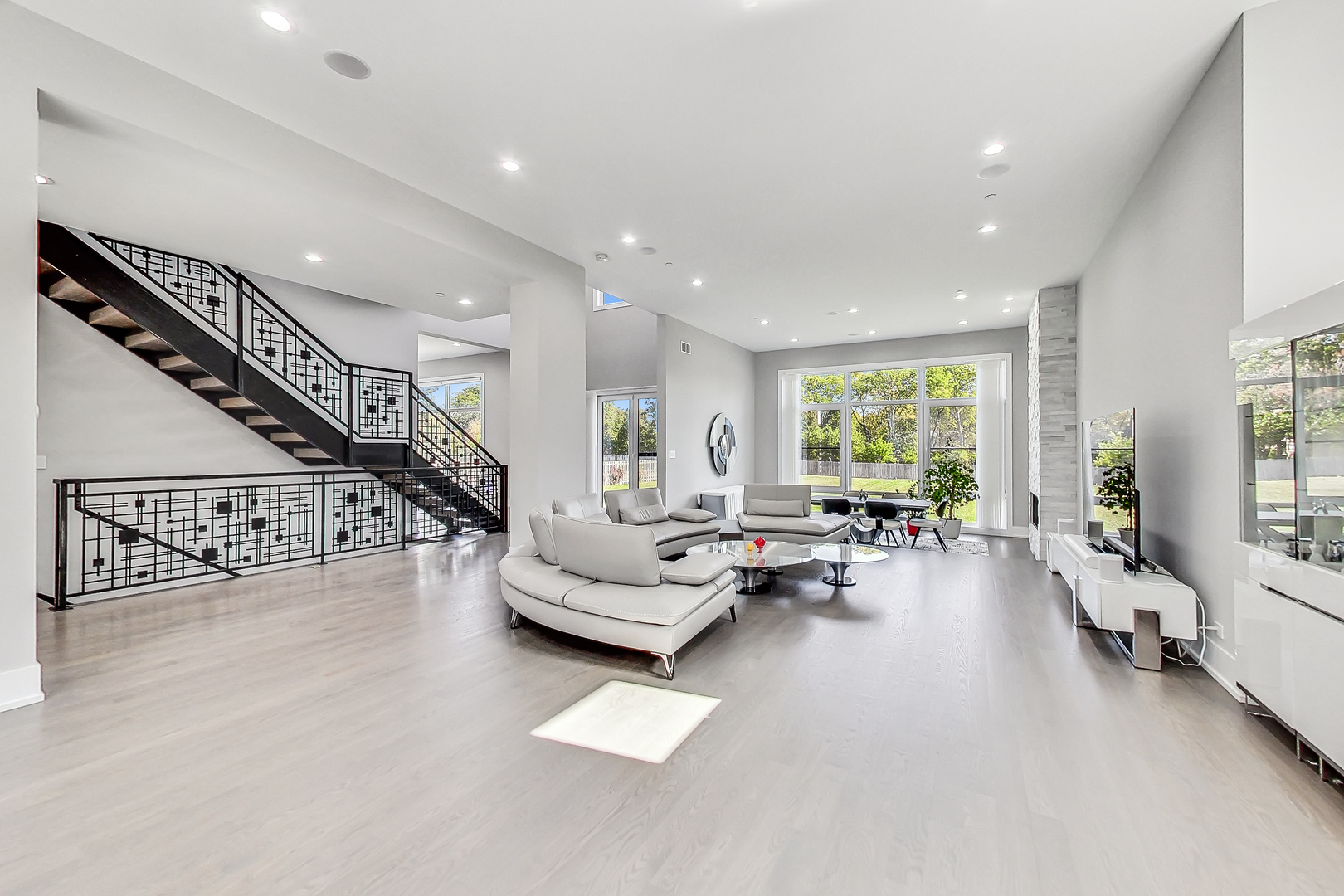 1331 Pfingsten Road Northbrook, IL 60062 - Photo 8 of 38 a living room with furniture and hard wood floor