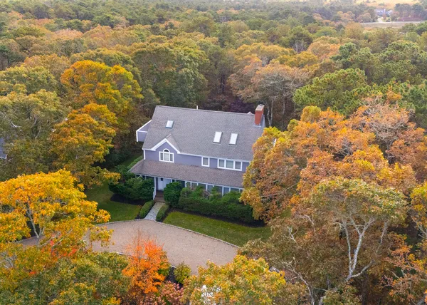 $1,850,000 | 7 South Meadow Lane, Oak Bluffs, MA 02557