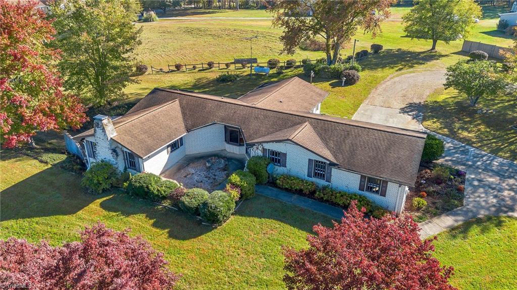 186 Friendship Road Statesville, NC 28625 - Photo 1 of 50 Gallery Image 1