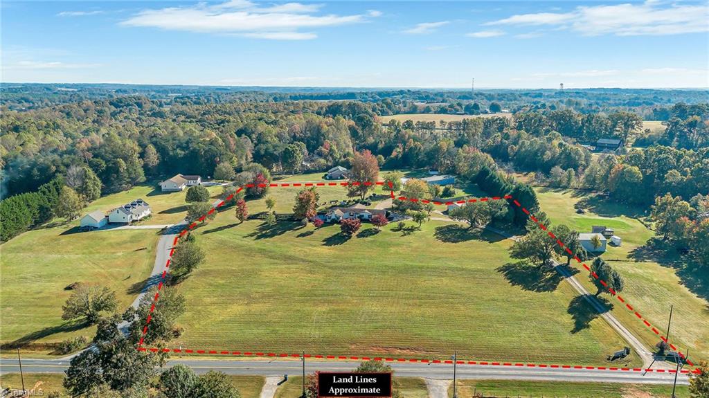 186 Friendship Road Statesville, NC 28625 - Photo 4 of 50 Gallery Image 4