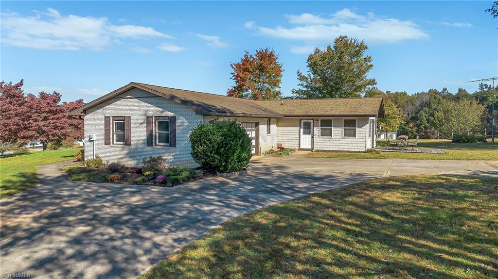 186 Friendship Road Statesville, NC 28625 - Photo 5 of 50 Gallery Image 5