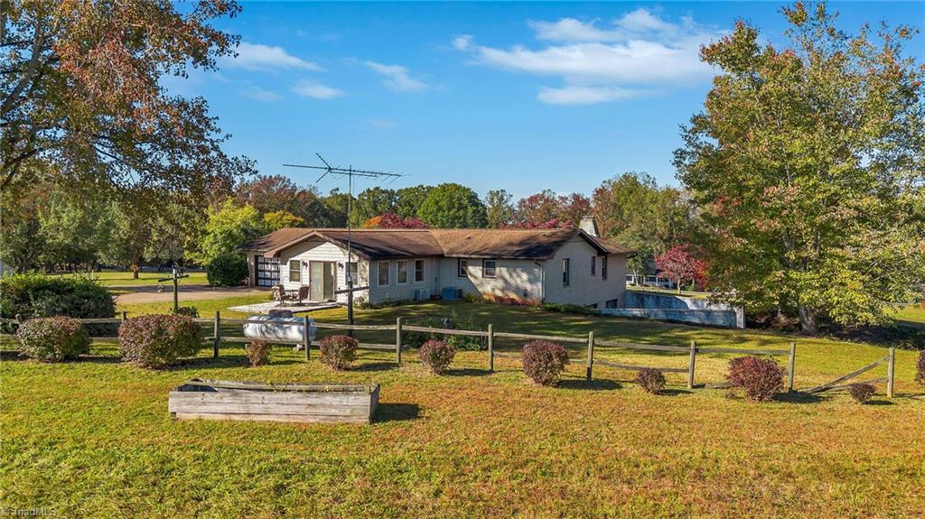 186 Friendship Road Statesville, NC 28625 - Photo 7 of 50 Gallery Image 7