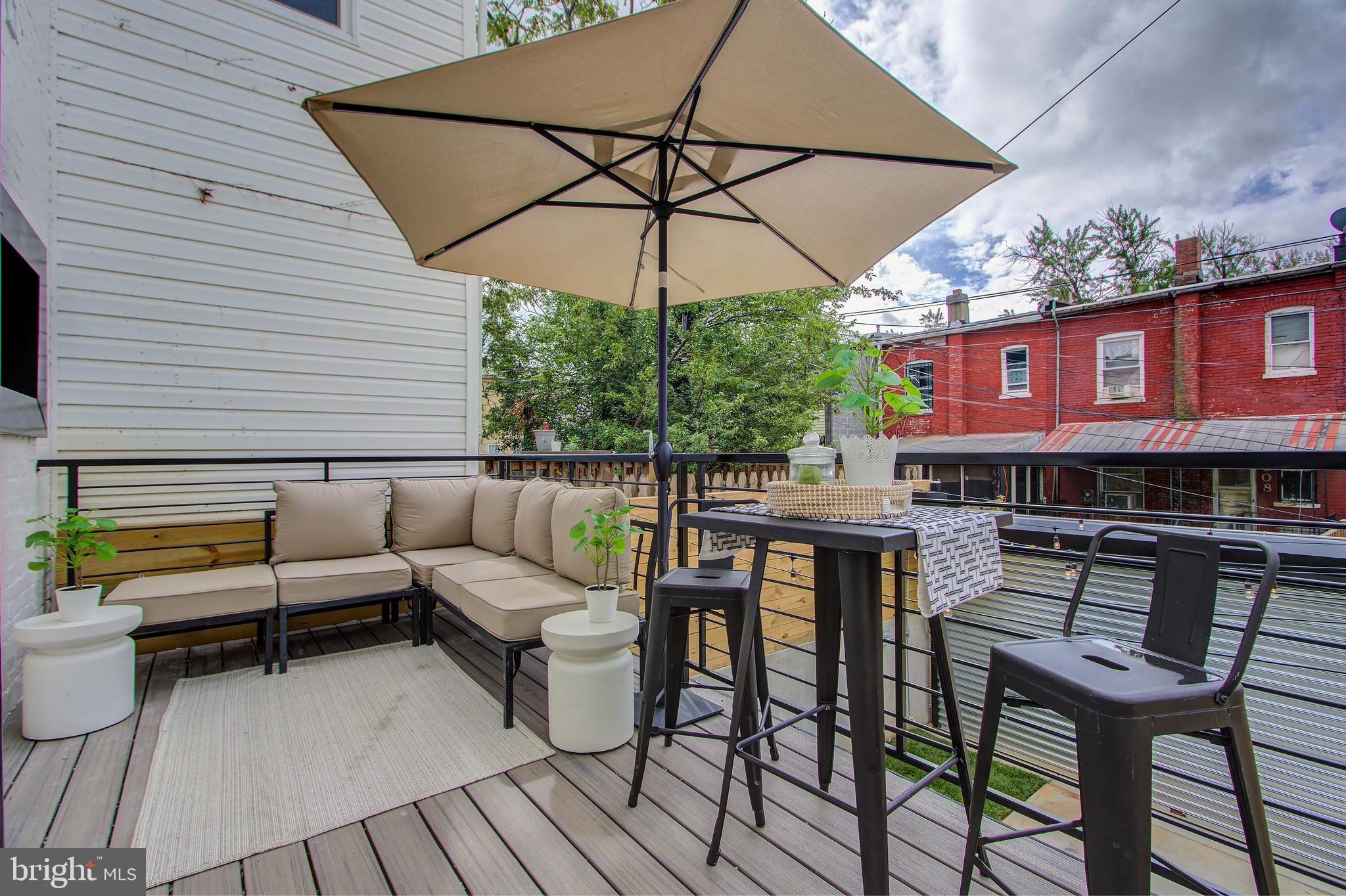 909 L Street Northeast Washington, DC 20002 - Photo 26 of 30 Deck