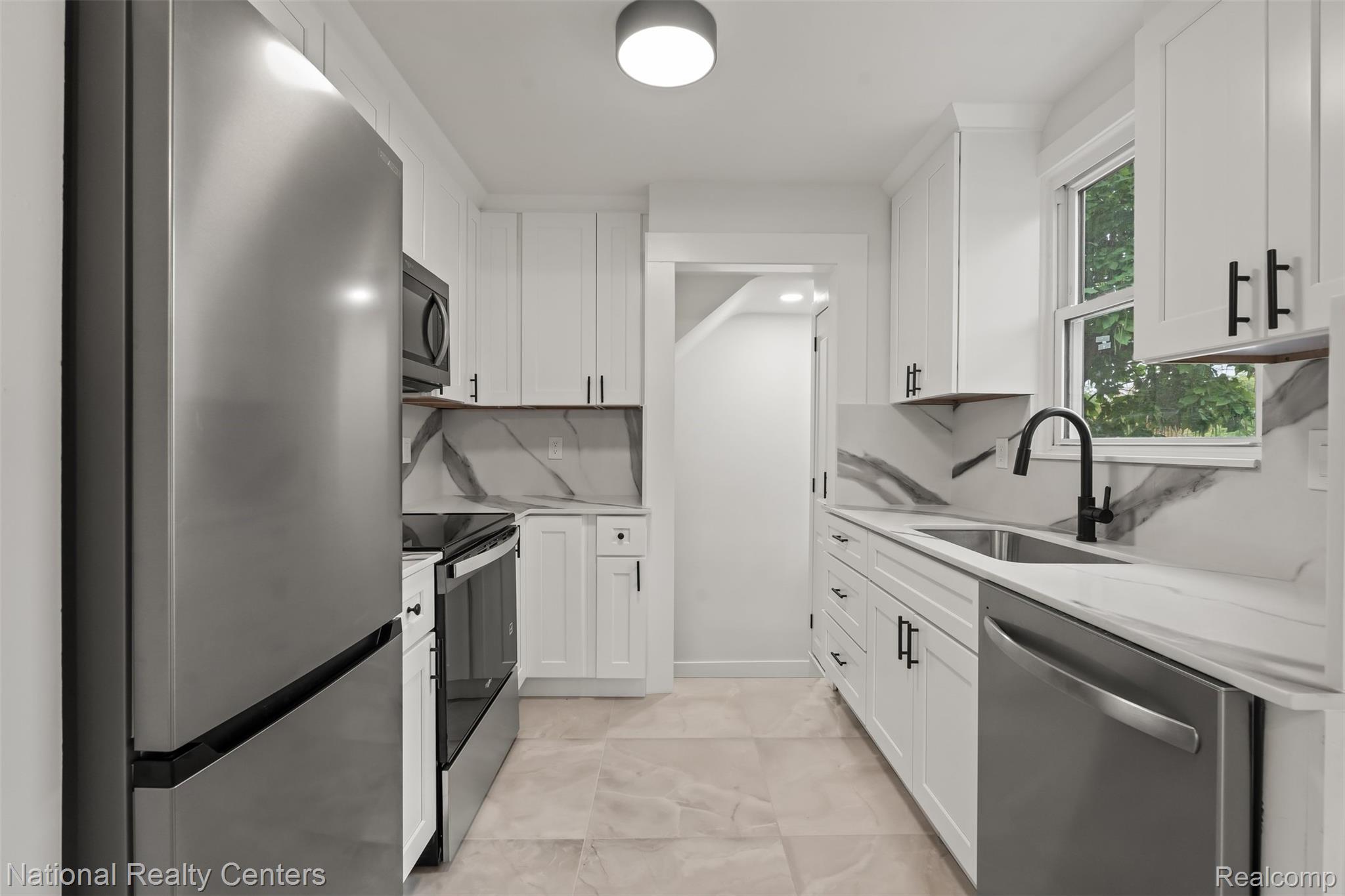 2616 Kenmore Road Berkley, MI 48072 - Photo 11 of 39 Kenmore-25.jpg