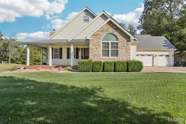 $410,000 | 17 Weeks Lane, Litchfield, IL 62056