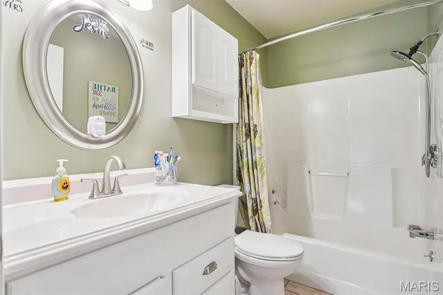 $410,000 | 17 Weeks Lane, Litchfield, IL 62056