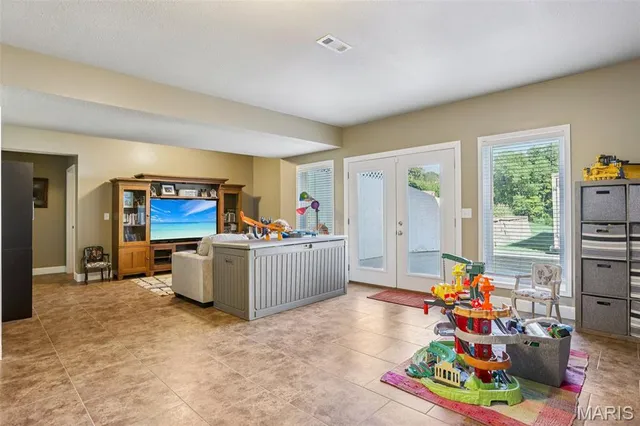 $410,000 | 17 Weeks Lane, Litchfield, IL 62056