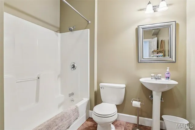 $410,000 | 17 Weeks Lane, Litchfield, IL 62056