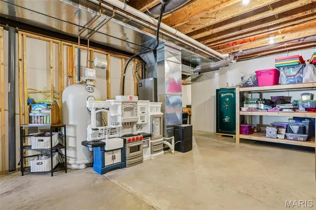 $410,000 | 17 Weeks Lane, Litchfield, IL 62056