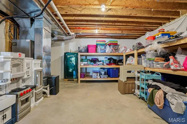 $410,000 | 17 Weeks Lane, Litchfield, IL 62056