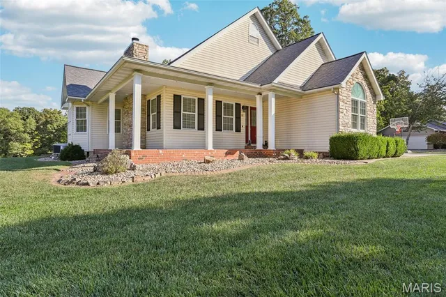 $410,000 | 17 Weeks Lane, Litchfield, IL 62056