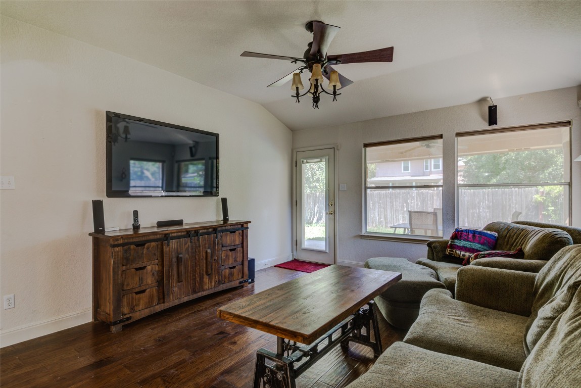 2410 Hutton Lane Leander, TX 78641 - Photo 13 of 32