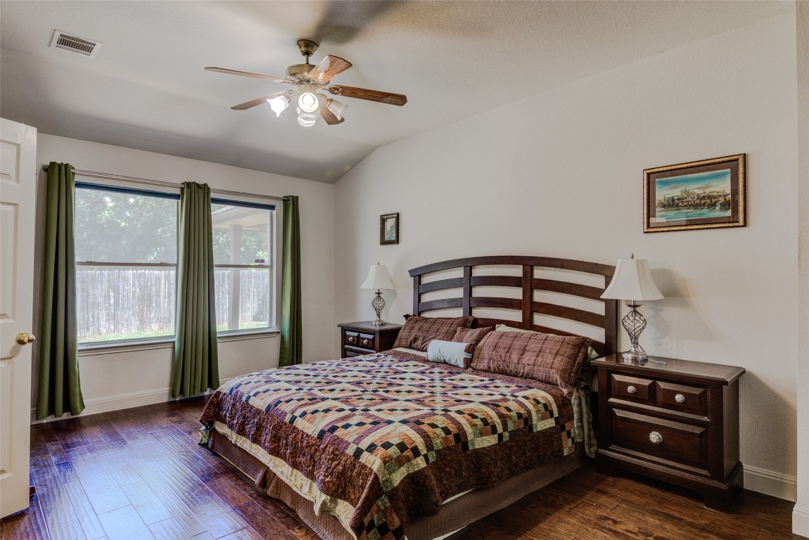 2410 Hutton Lane Leander, TX 78641 - Photo 16 of 32