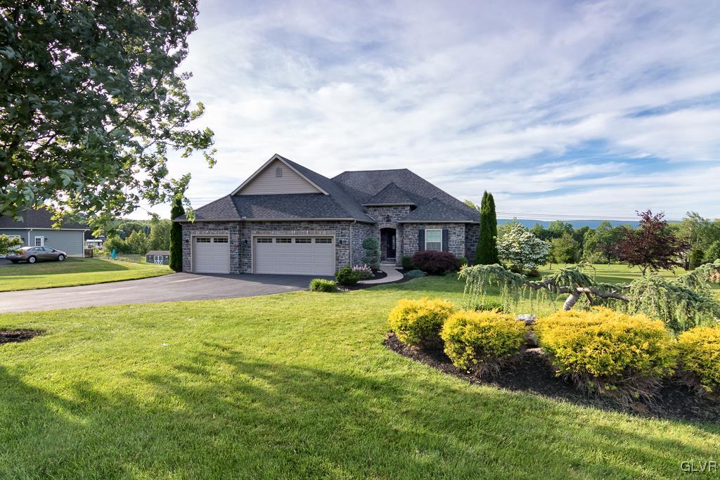 225 East Dell Road Bath, PA 18014 - Photo 1 of 46