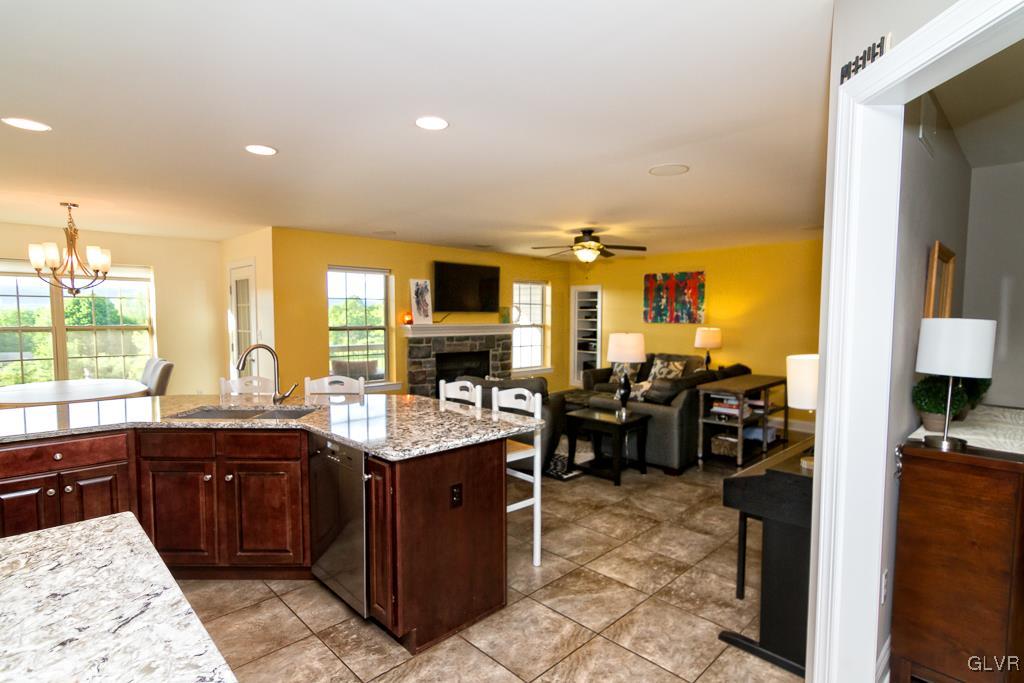 225 East Dell Road Bath, PA 18014 - Photo 17 of 46