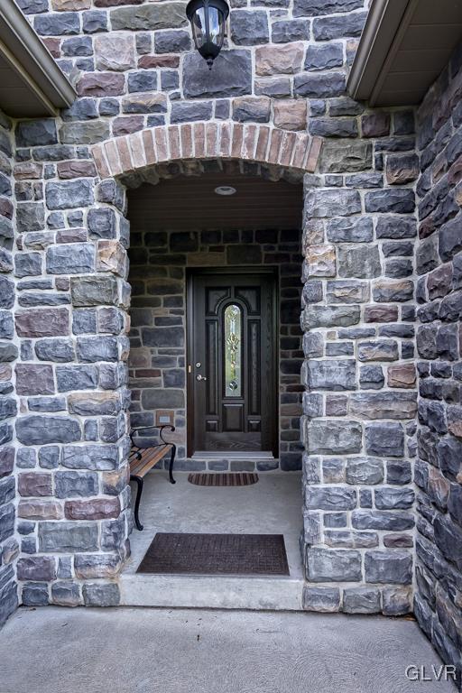 225 East Dell Road Bath, PA 18014 - Photo 3 of 46