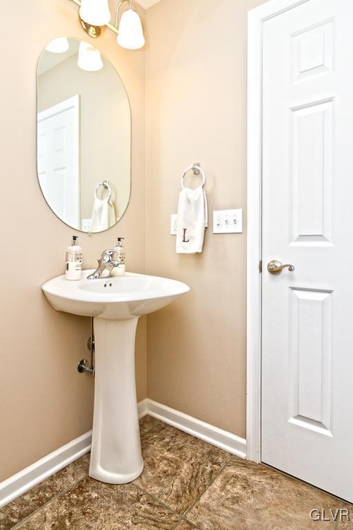 225 East Dell Road Bath, PA 18014 - Photo 35 of 46