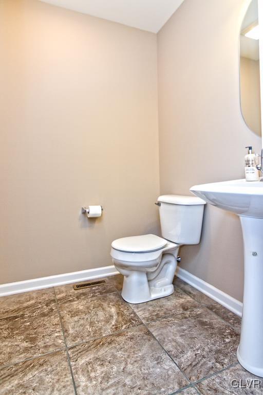 225 East Dell Road Bath, PA 18014 - Photo 36 of 46