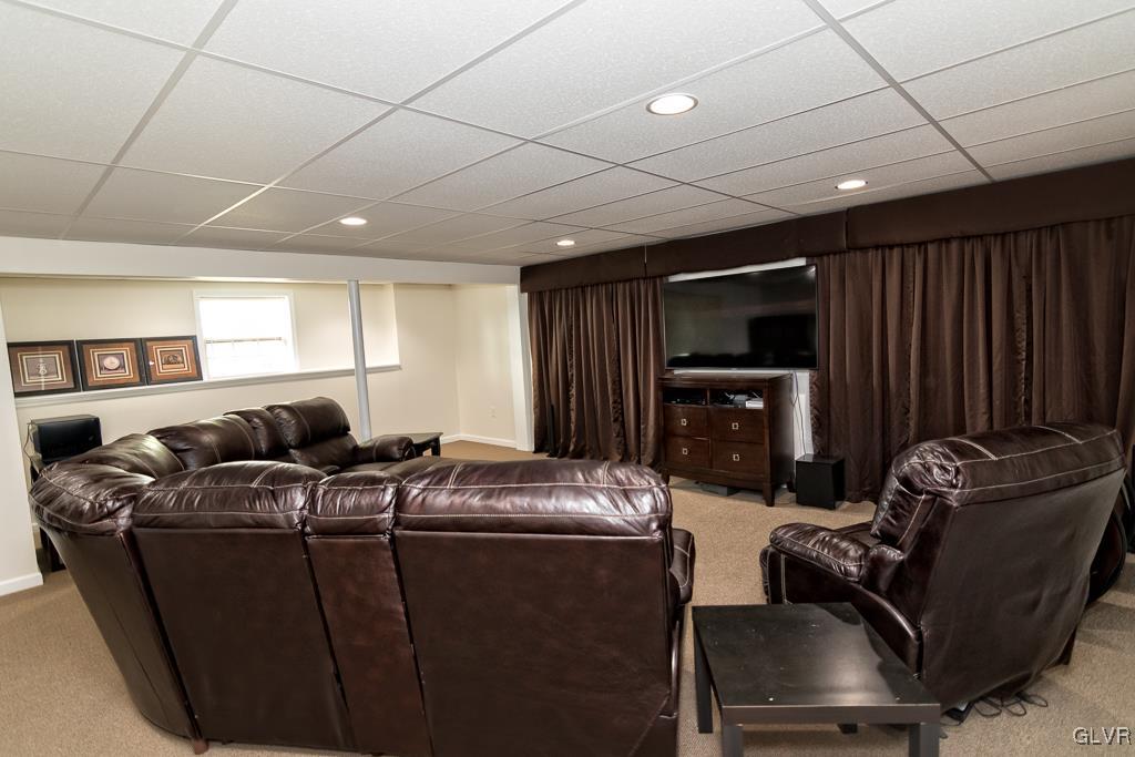 225 East Dell Road Bath, PA 18014 - Photo 38 of 46