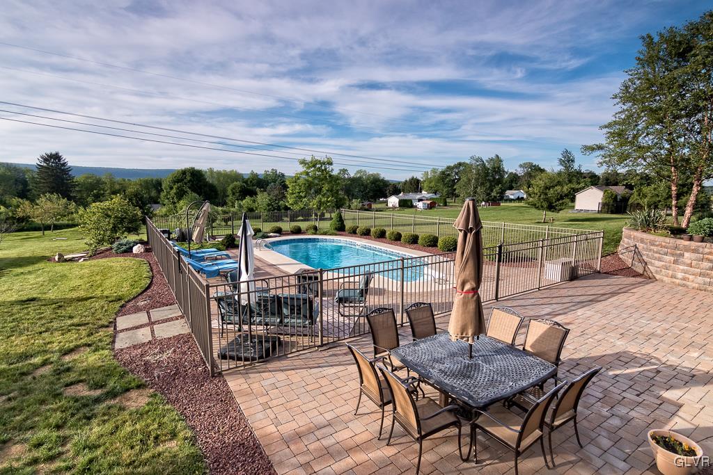 225 East Dell Road Bath, PA 18014 - Photo 43 of 46