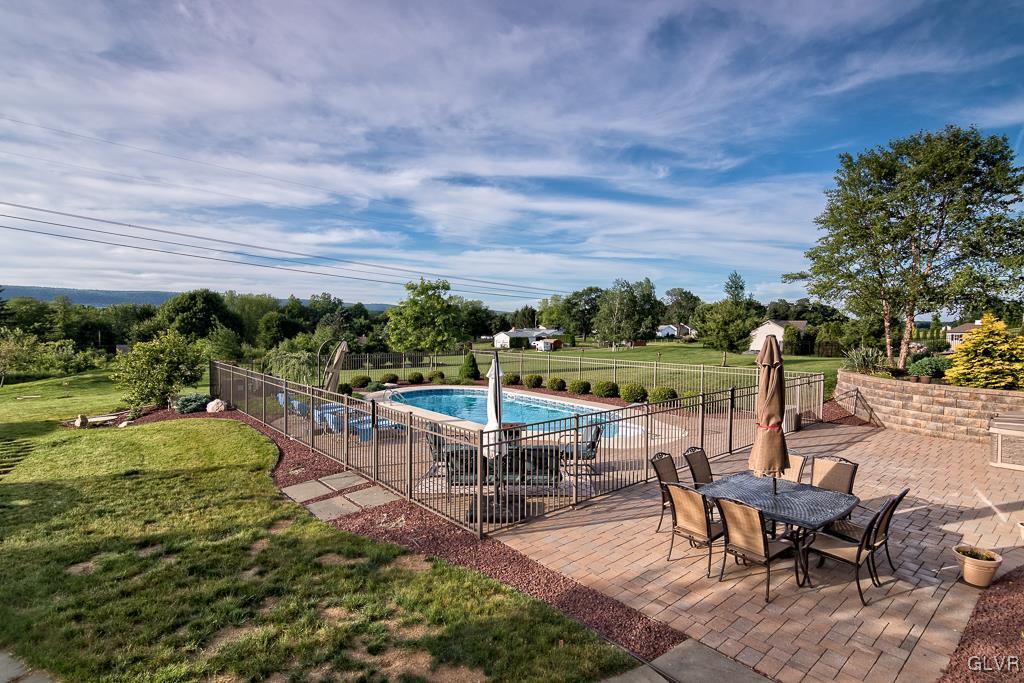 225 East Dell Road Bath, PA 18014 - Photo 44 of 46