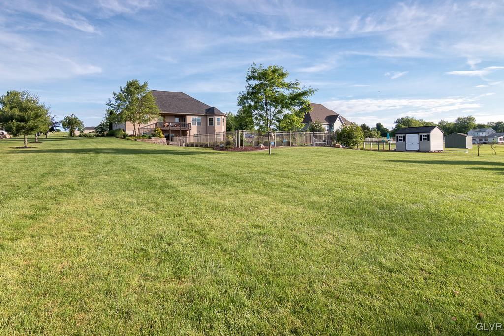 225 East Dell Road Bath, PA 18014 - Photo 10 of 46