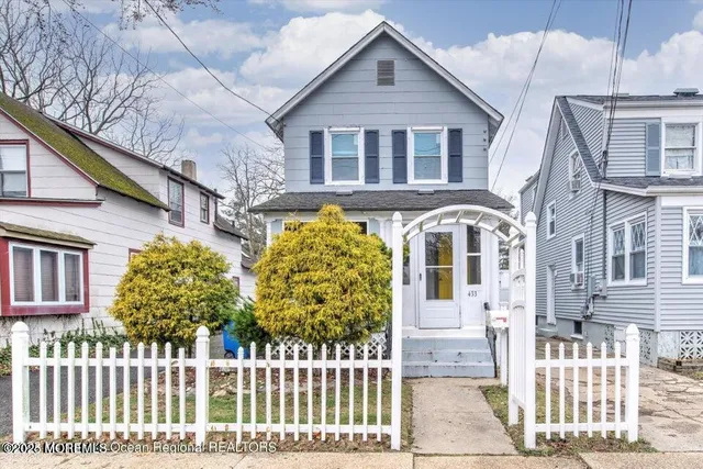 $3,000 | 433 Lincoln Avenue, Unit TOP, Point Pleasant, NJ 08742