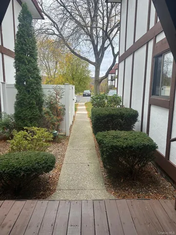 $2,600 | 10 Skyline Drive, Unit 8, Fishkill, NY 12524