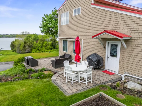 $949,000 | 5 Seymour Road, Harpswell, ME 04066
