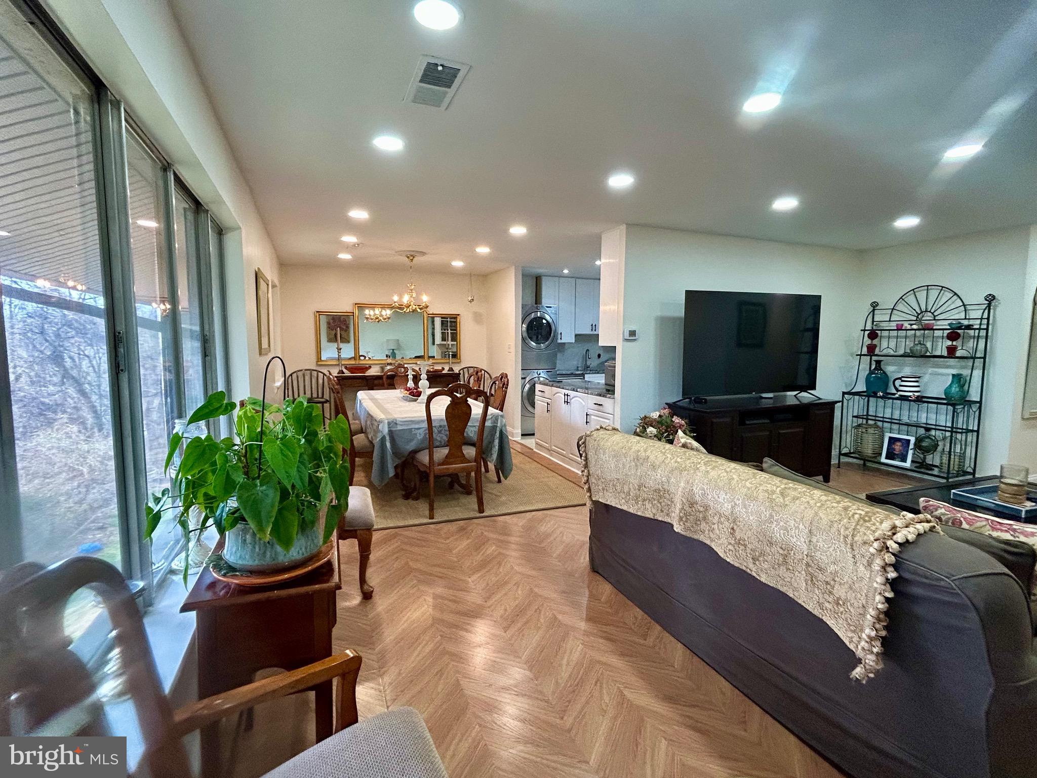 18624 Walkers Choice Road, Unit 6 Montgomery Village, MD 20886 - Photo 25 of 25 Open floor plan