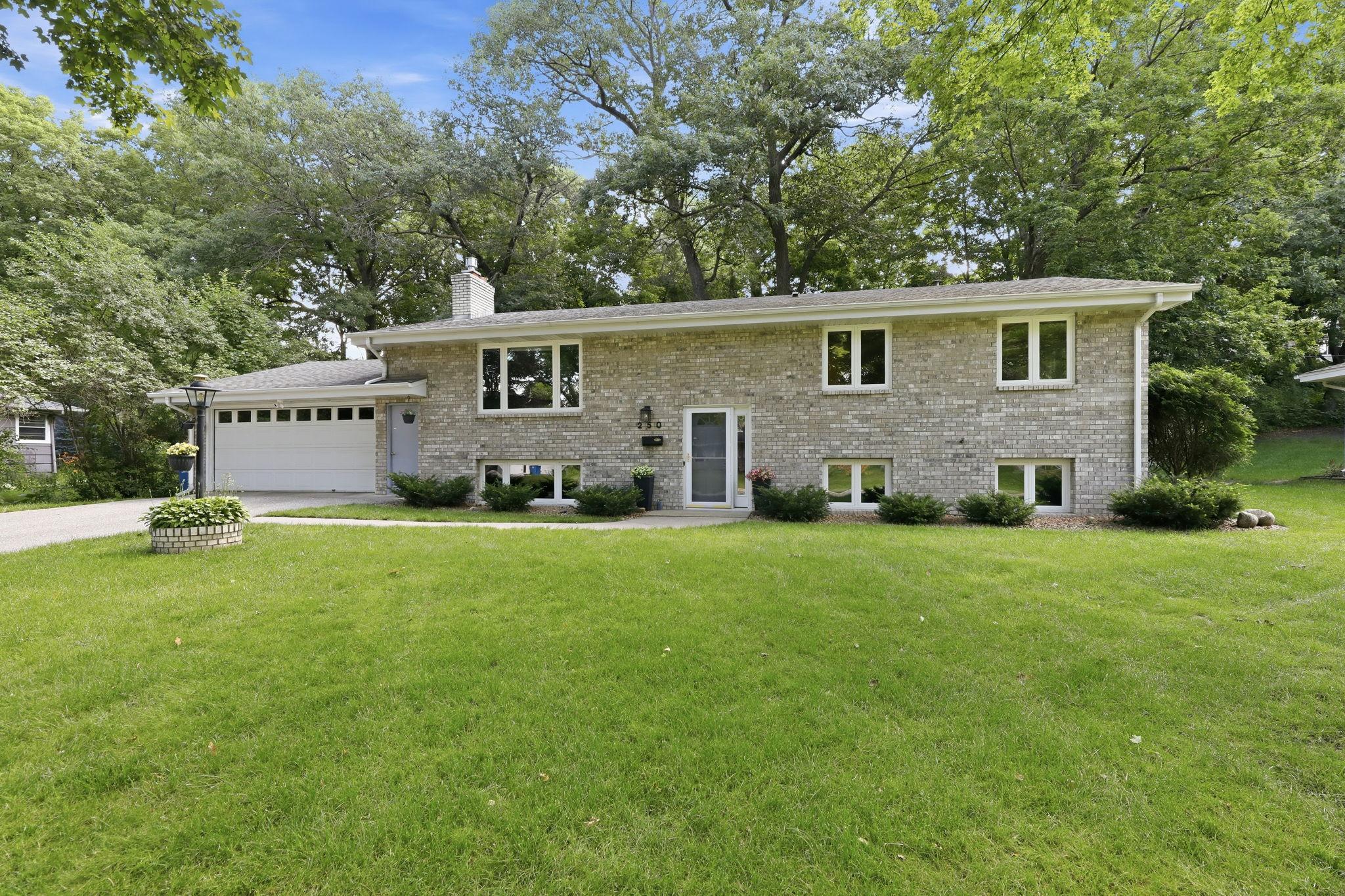 250 Glenbrook Road North Wayzata, MN 55391 - Photo 4 of 48