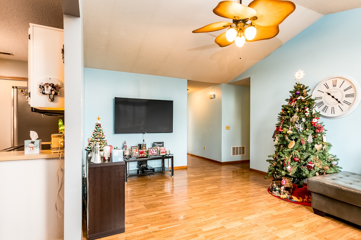13318 Madden Road Churubusco, IN 46723 - Photo 5 of 31 Gallery Image 5