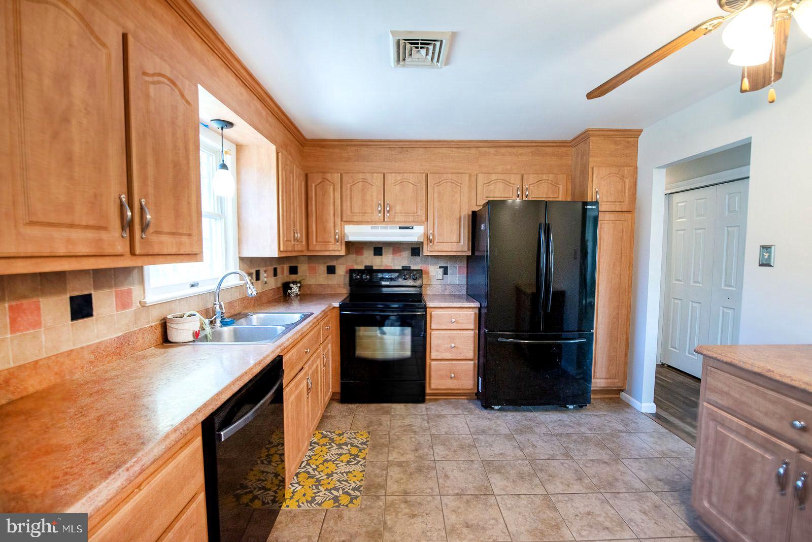 1439 North Valley Road Pottstown, PA 19464 - Photo 14 of 31 Kitchen