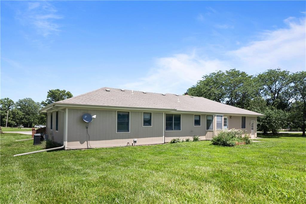 8 Northwest 515th Road Warrensburg, MO 64093 - Photo 6 of 54