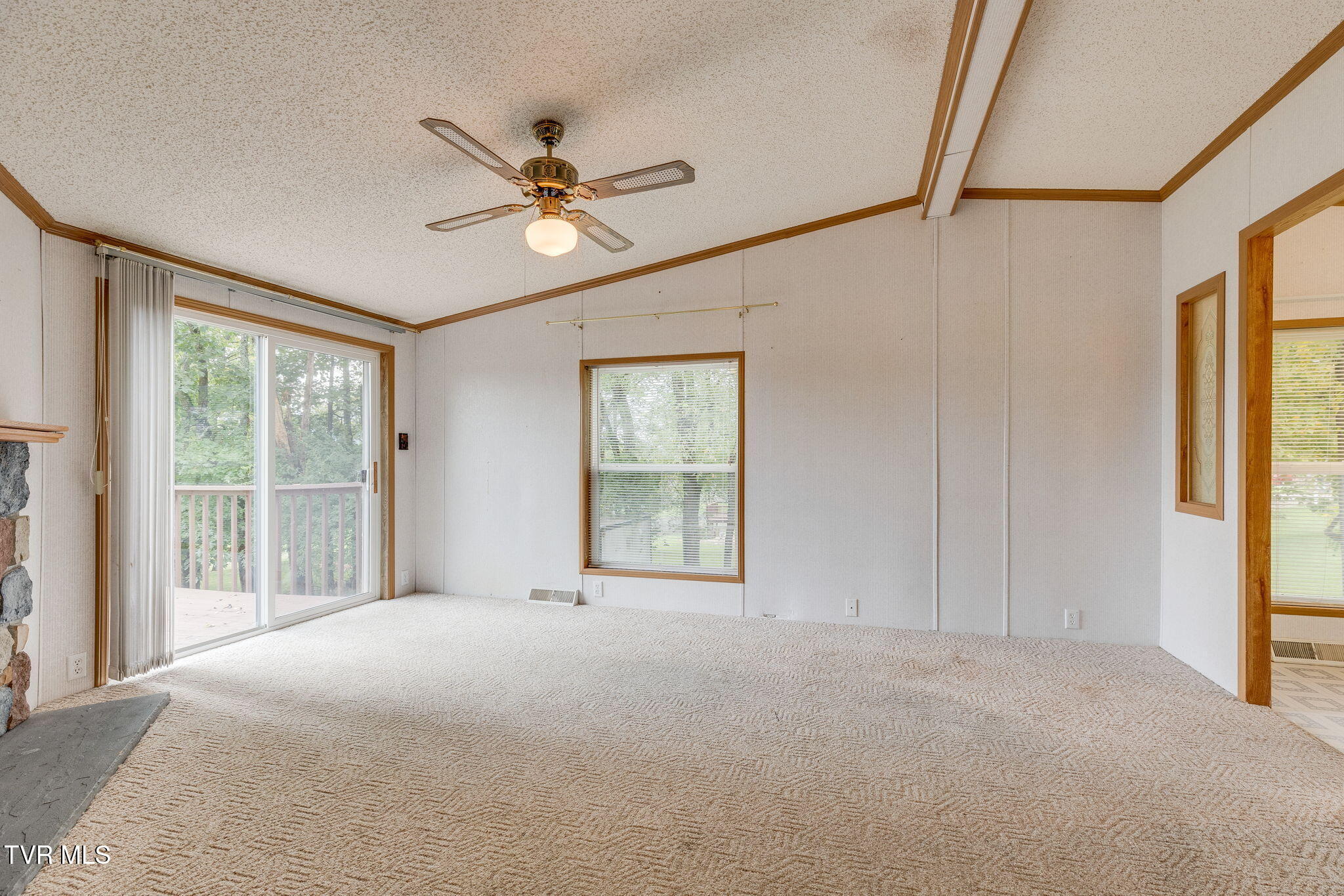 1011 Barber Road Bristol, TN 37620 - Photo 9 of 30 009