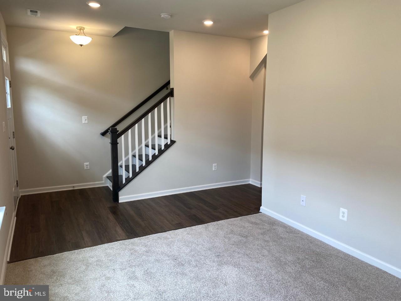 9334 Barnes Loop Manassas, VA 20110 - Photo 3 of 7