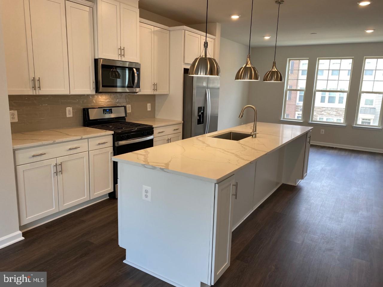 9334 Barnes Loop Manassas, VA 20110 - Photo 5 of 7