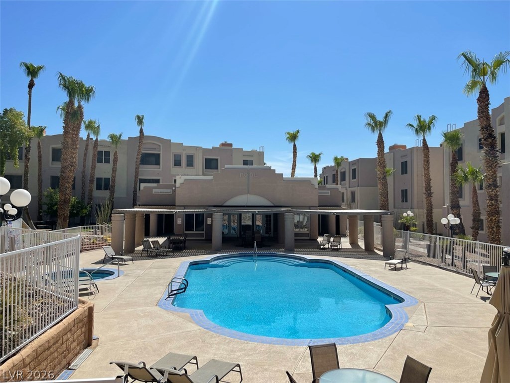 2016 Mesquite Lane, Unit 104 Laughlin, NV 89029 - Photo 25 of 27 Main pool